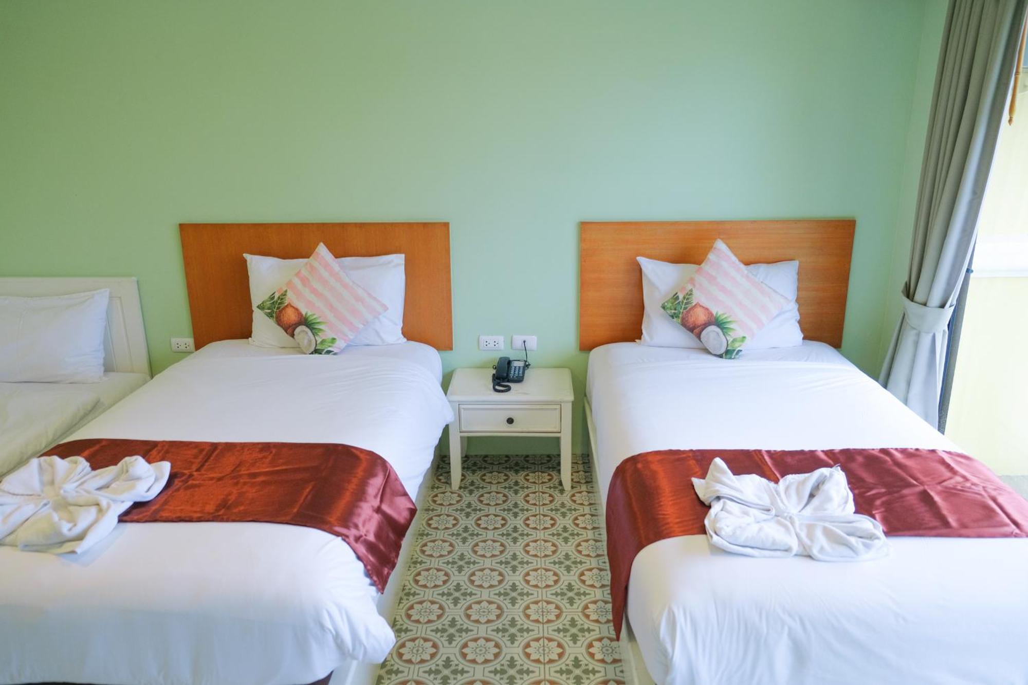 The Pineapple Hotel Krabi town Esterno foto